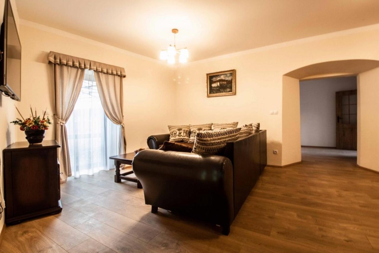 Residence Tvrz Skočice Zewnętrze zdjęcie