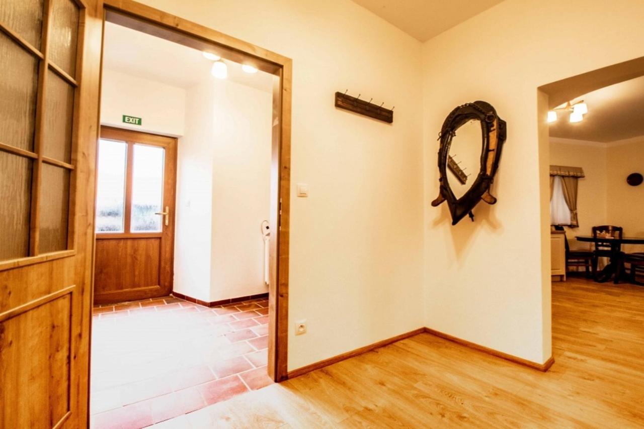 Residence Tvrz Skočice Zewnętrze zdjęcie