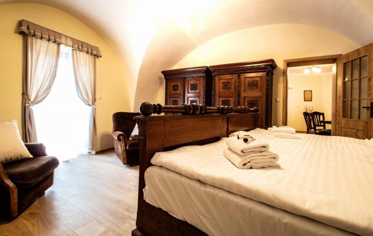 Residence Tvrz Skočice Zewnętrze zdjęcie