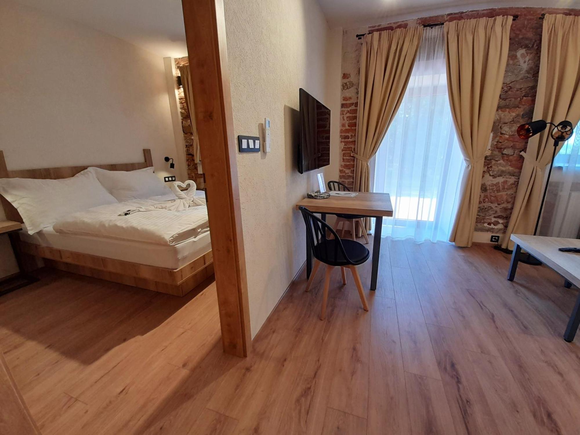 Residence Tvrz Skočice Zewnętrze zdjęcie