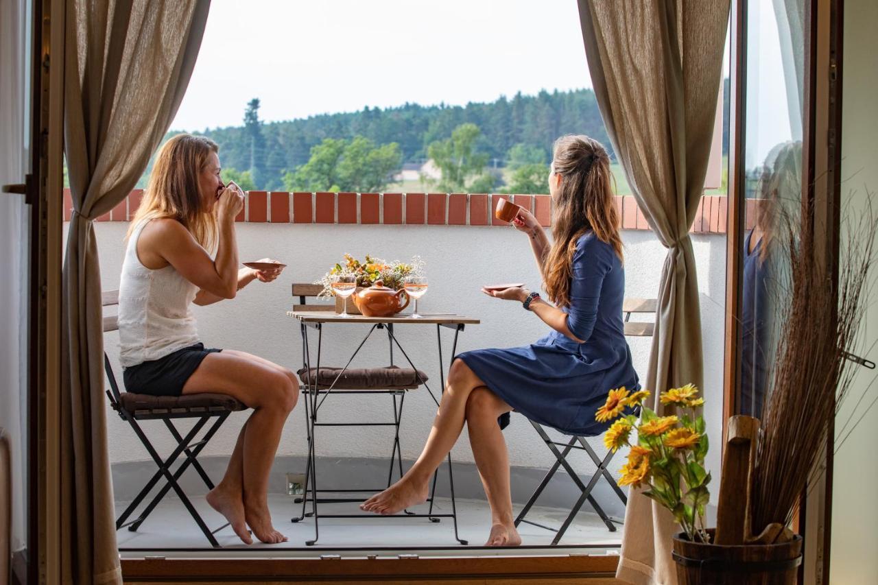 Residence Tvrz Skočice Zewnętrze zdjęcie