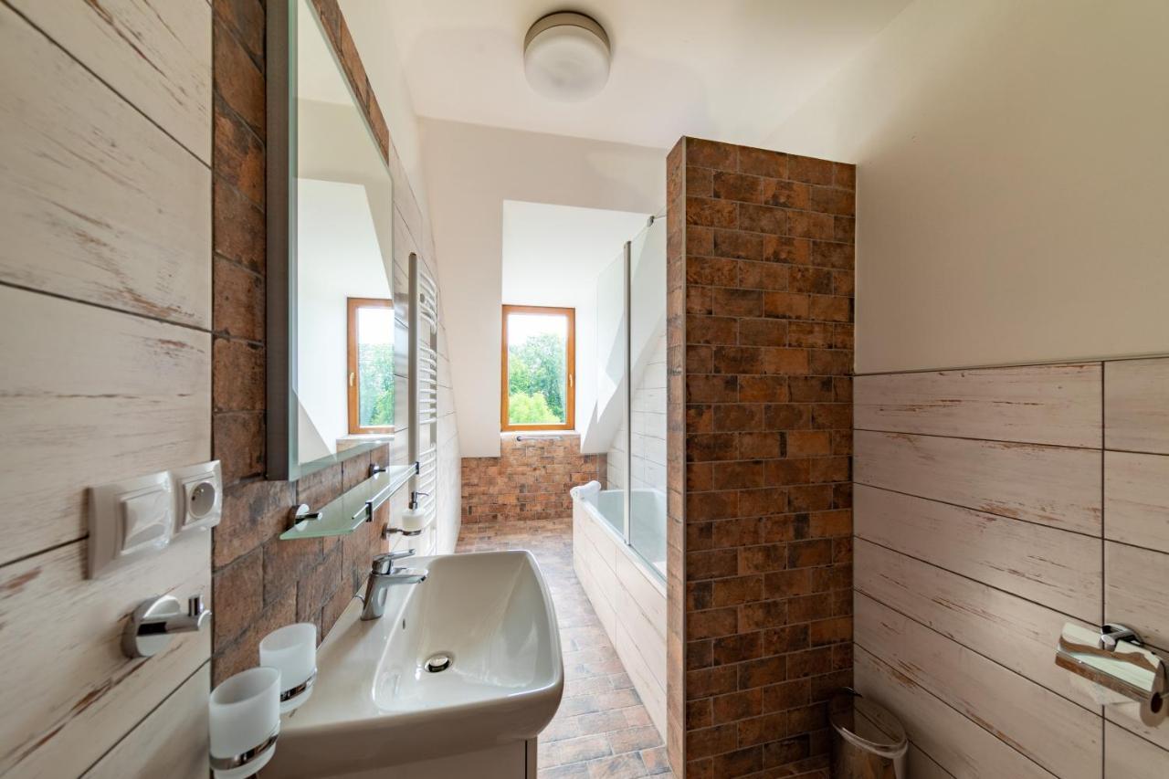 Residence Tvrz Skočice Zewnętrze zdjęcie