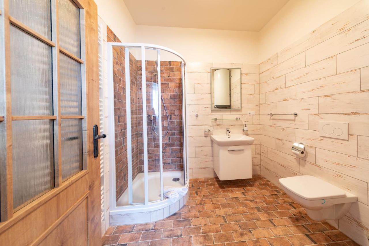 Residence Tvrz Skočice Zewnętrze zdjęcie