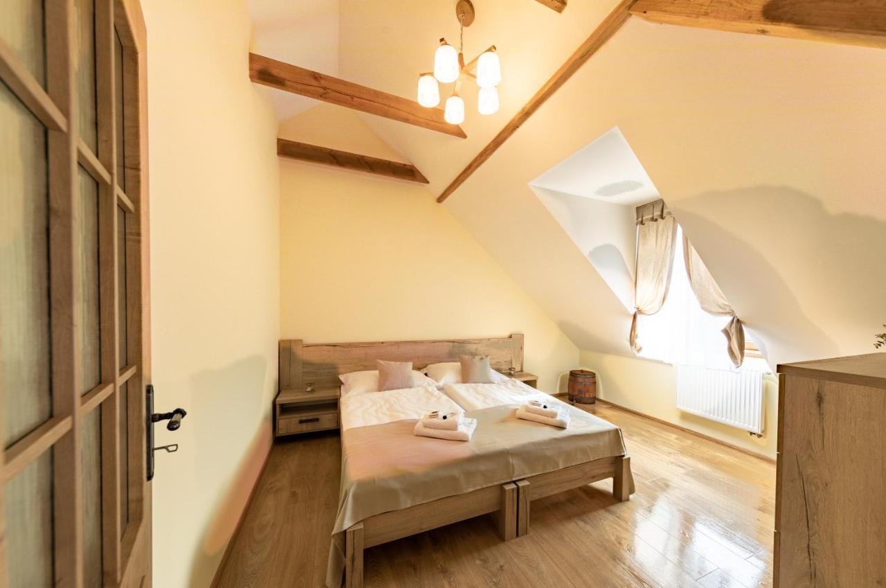 Residence Tvrz Skočice Zewnętrze zdjęcie